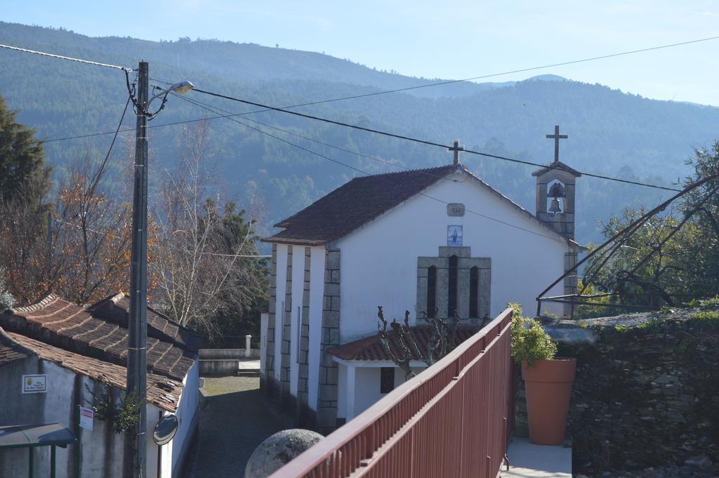 Casa Da Fonte De Santo Antonio Bed & Breakfast Cerdeira Екстериор снимка